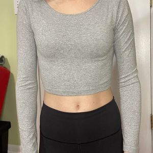 Long sleeve crop top